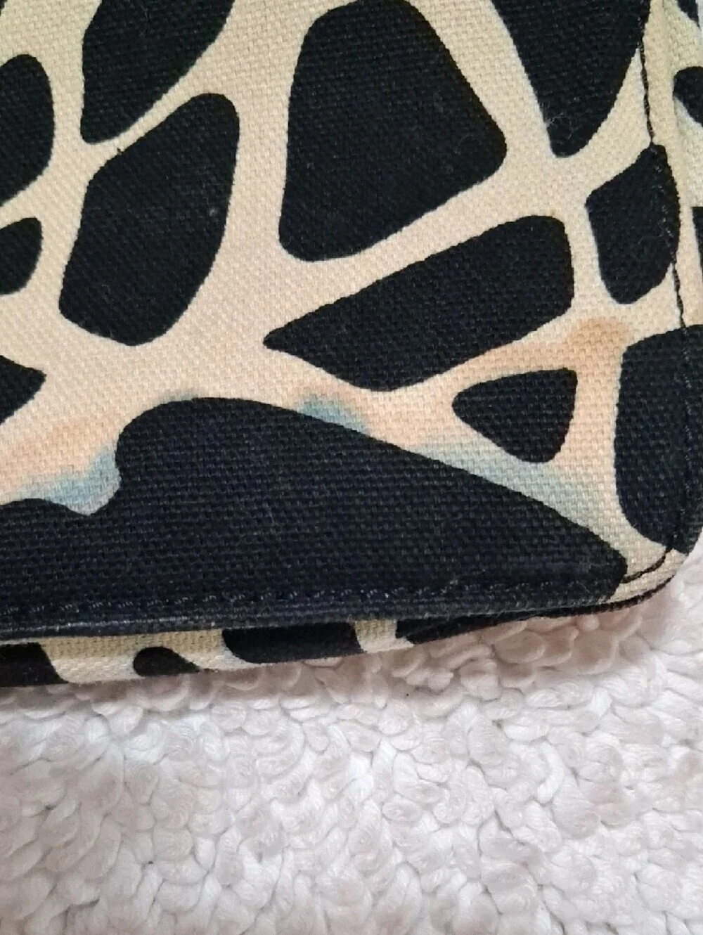 Diane Von Furstenberg Black and Tan Abstract Pattern Set